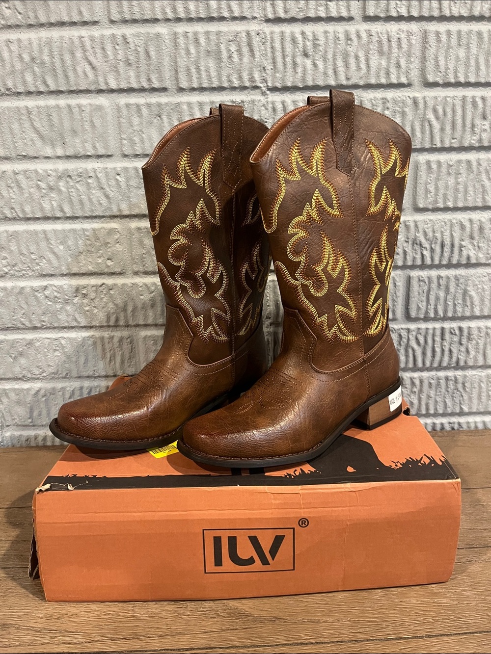 IUV Brown Leather Men's Cowboy Boots with Yellow Stitching